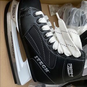 ITECH Hockey RPM Skates  size 1 US, 13 UK, 32 EURO These are in excellent !!!!!